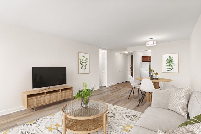 720 W Gordon Terrace 18B, Chicago, IL 60613