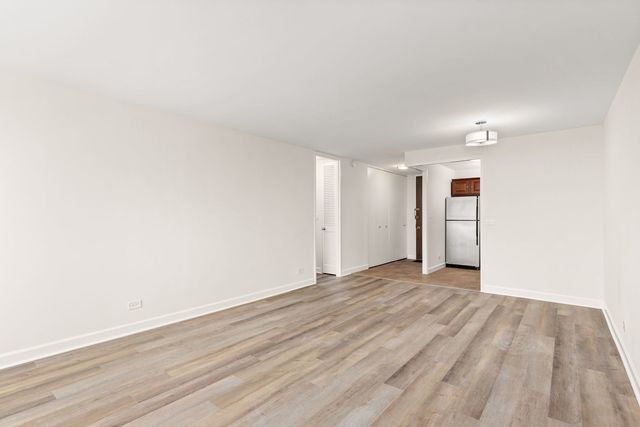 720 W Gordon Terrace 18B, Chicago, IL 60613