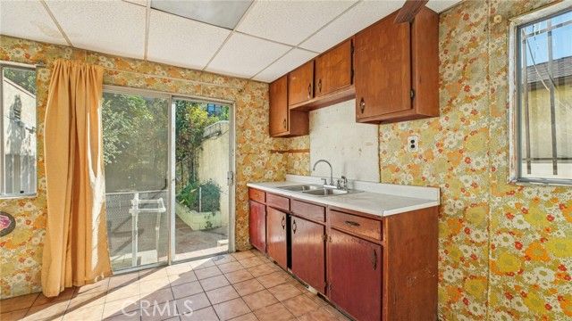 2958 Partridge, Los Angeles, CA 90039