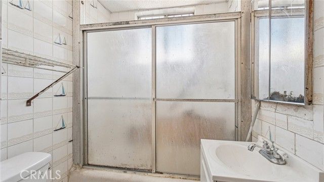 2958 Partridge, Los Angeles, CA 90039