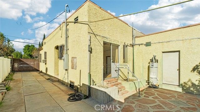 2958 Partridge, Los Angeles, CA 90039