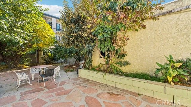 2958 Partridge, Los Angeles, CA 90039