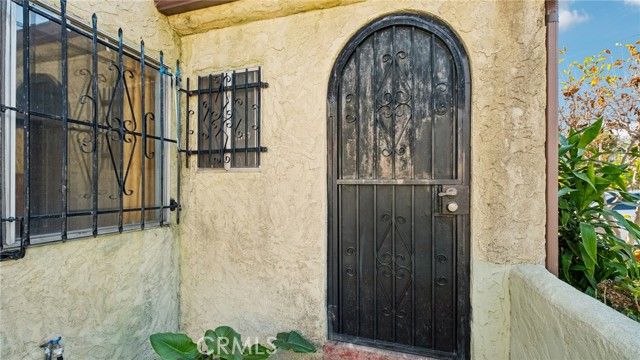 2958 Partridge, Los Angeles, CA 90039
