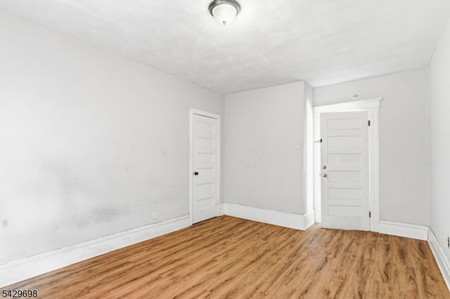 530 Norwood St, East Orange City, NJ 07018
