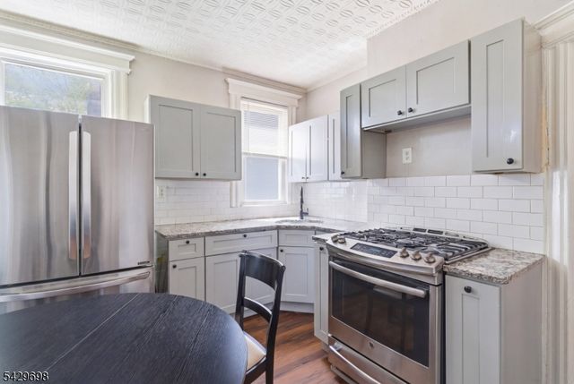 530 Norwood St, East Orange City, NJ 07018