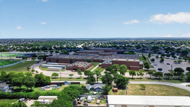 8006 Renee Drive, Arlington, TX 76001