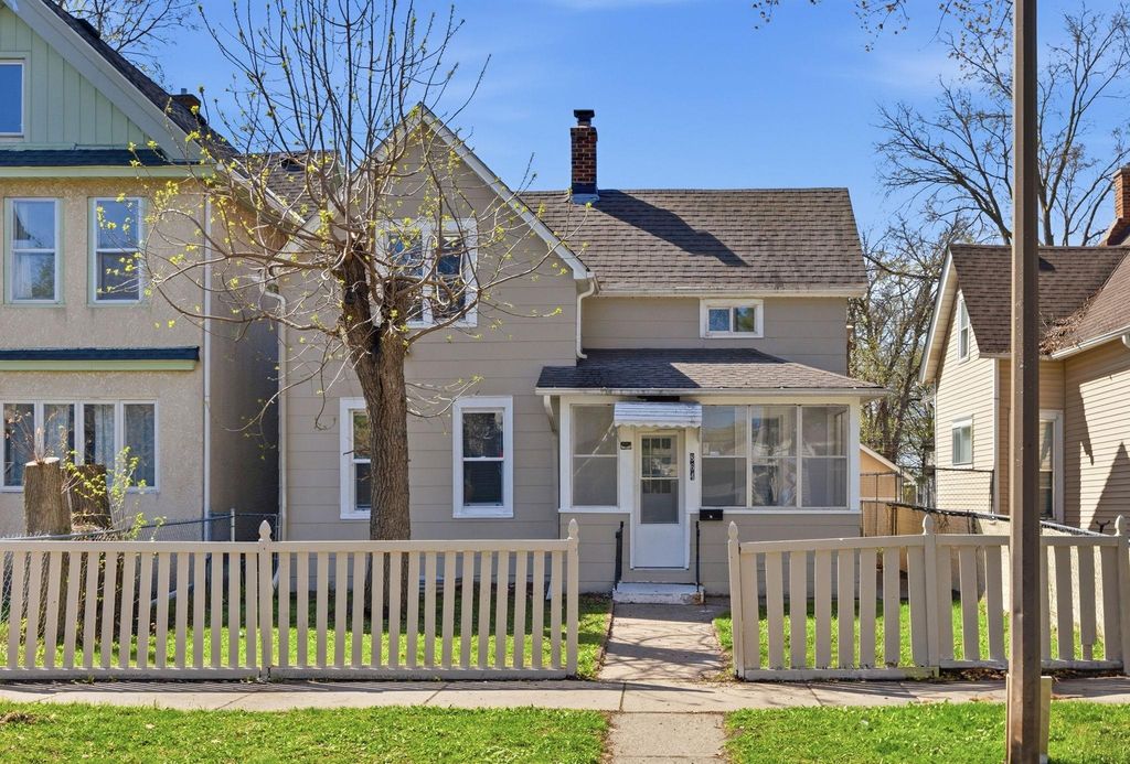 864 Sims Avenue, Saint Paul, MN 55106