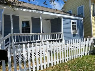 1020 13th Street, Galveston, TX 77550