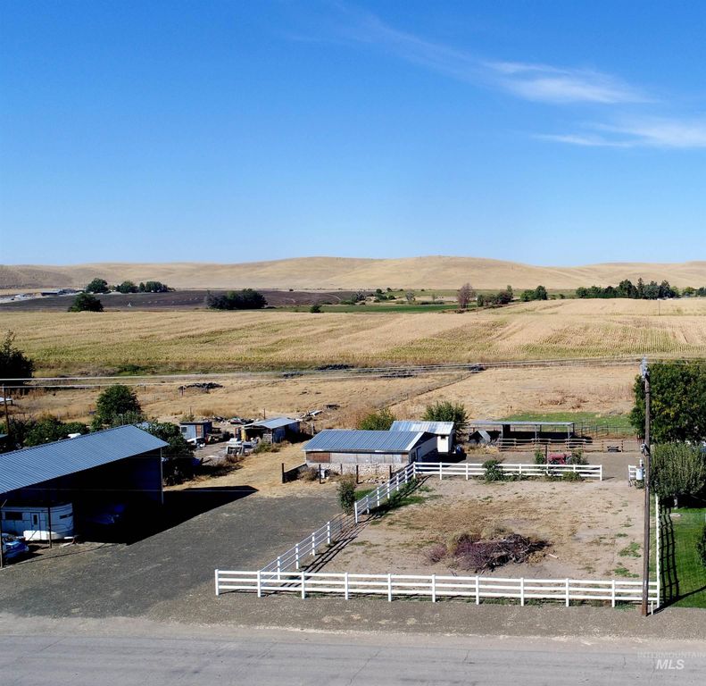 5656 Hillview Road, Emmett, ID 83617 photo 2