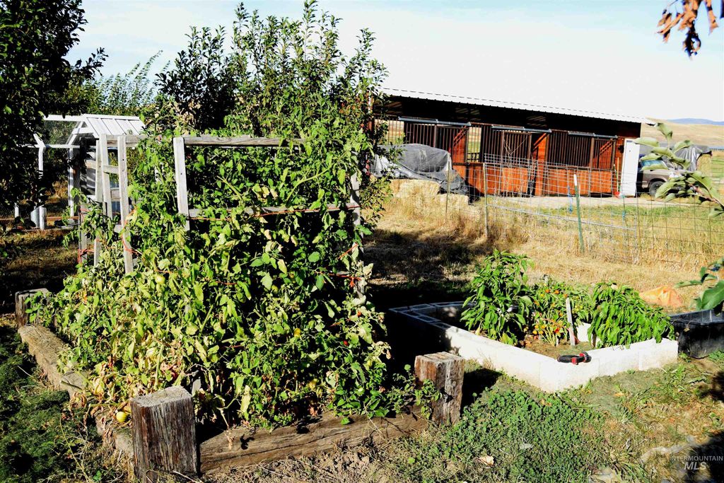 5656 Hillview Road, Emmett, ID 83617 photo 4
