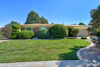 7828 Hermanson Place NE, Albuquerque, NM 87110