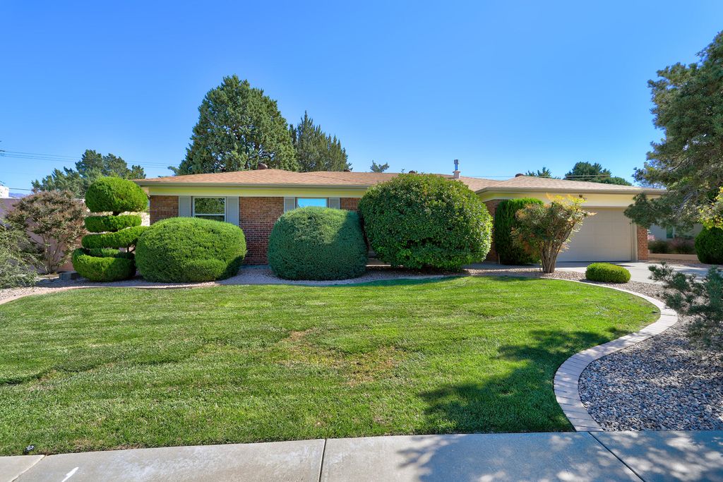 7828 Hermanson Place NE, Albuquerque, NM 87110