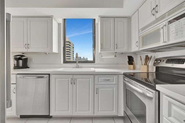 5380 N Ocean Drive 11a, Riviera Beach, FL 33404