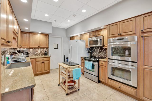 5380 N Ocean Drive 11a, Riviera Beach, FL 33404