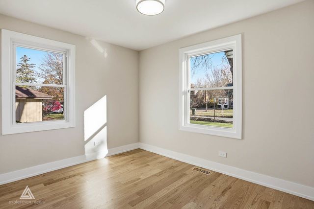 500 N Fairview Avenue, Mount Prospect, IL 60056