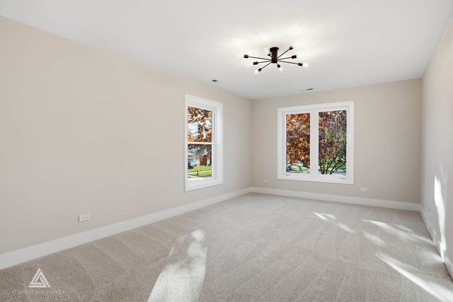 500 N Fairview Avenue, Mount Prospect, IL 60056