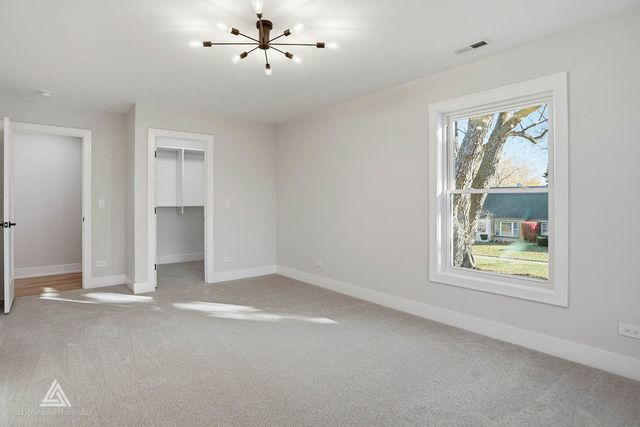 500 N Fairview Avenue, Mount Prospect, IL 60056