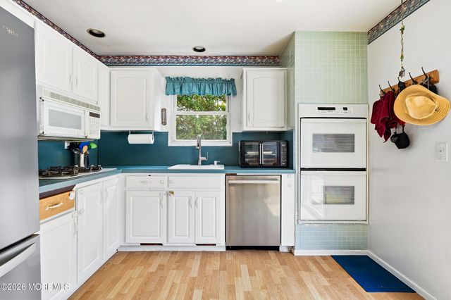 24 Branch Road, Oakhurst, NJ 07755
