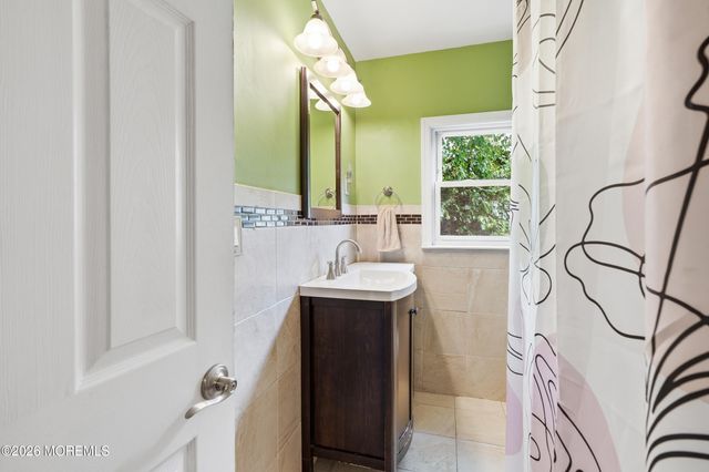 24 Branch Road, Oakhurst, NJ 07755