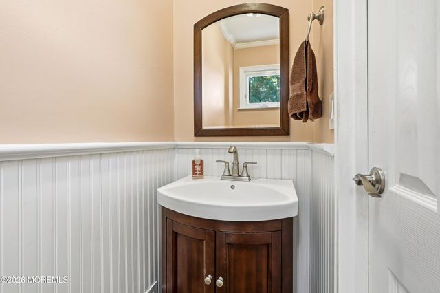 24 Branch Road, Oakhurst, NJ 07755