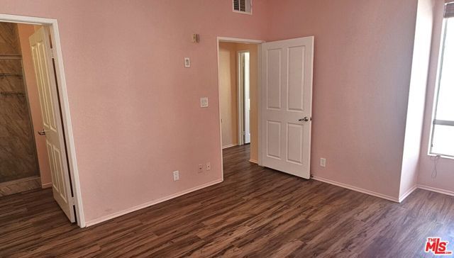 19350 Sherman Way 325, Los Angeles, CA 91335