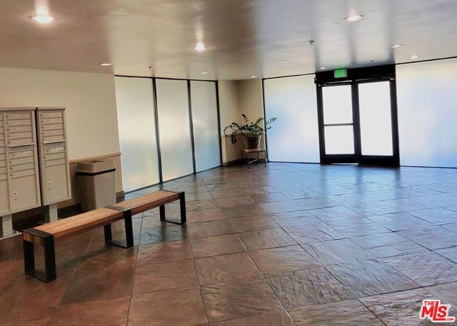 19350 Sherman Way 325, Los Angeles, CA 91335