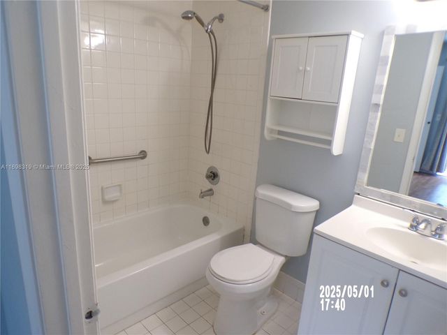 13300 SW 1st St 112O, Pembroke Pines, FL 33027