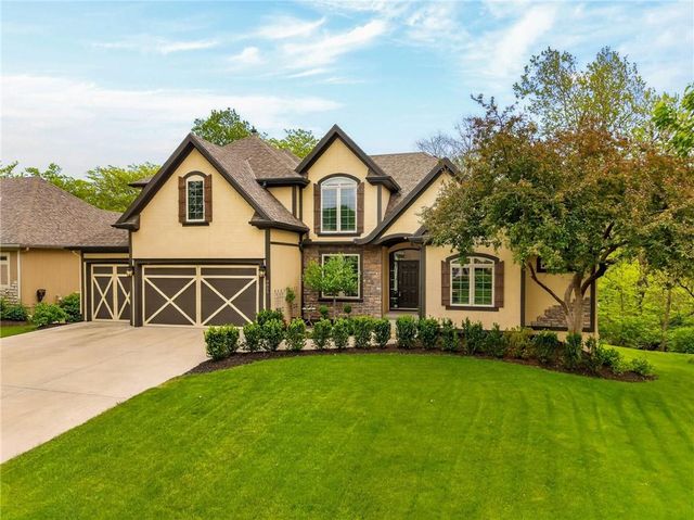 8829 N Glenwood Avenue, Kansas City, MO 64157