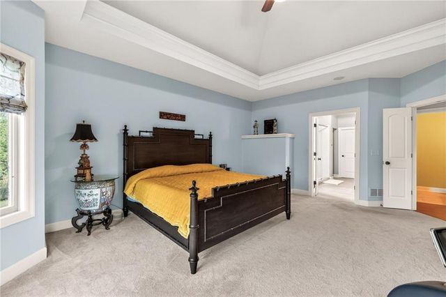 8829 N Glenwood Avenue, Kansas City, MO 64157