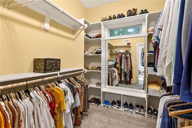 8829 N Glenwood Avenue, Kansas City, MO 64157