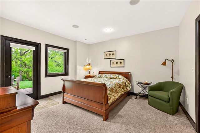 8829 N Glenwood Avenue, Kansas City, MO 64157