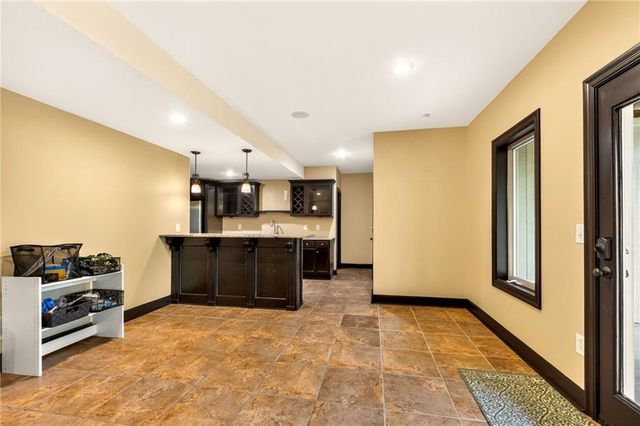 8829 N Glenwood Avenue, Kansas City, MO 64157