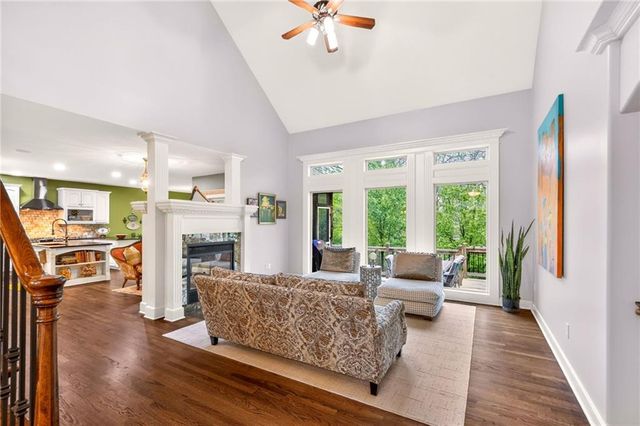 8829 N Glenwood Avenue, Kansas City, MO 64157
