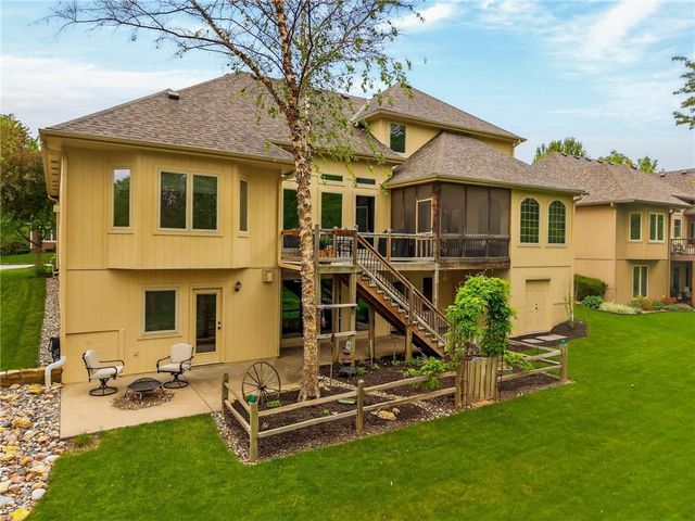 8829 N Glenwood Avenue, Kansas City, MO 64157