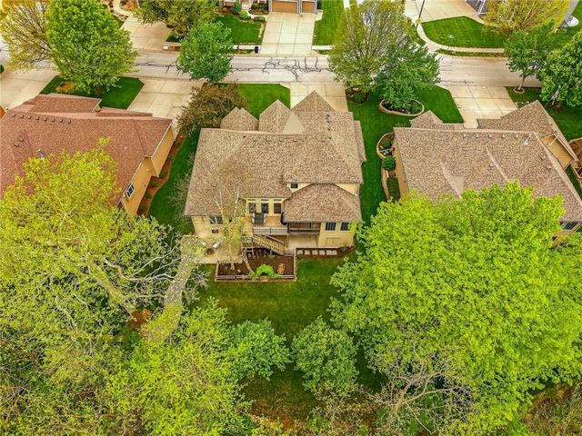 8829 N Glenwood Avenue, Kansas City, MO 64157