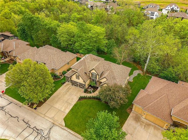 8829 N Glenwood Avenue, Kansas City, MO 64157