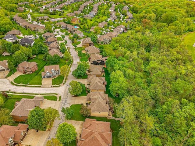 8829 N Glenwood Avenue, Kansas City, MO 64157