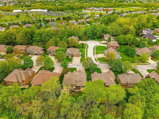 8829 N Glenwood Avenue, Kansas City, MO 64157