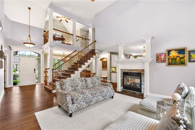 8829 N Glenwood Avenue, Kansas City, MO 64157