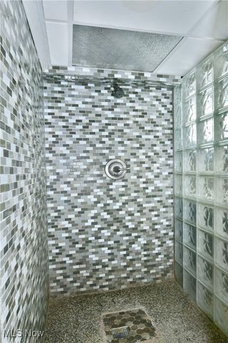 1120 Tibbetts Wick Road, Girard, OH 44420