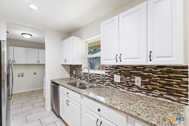 115 Da Gama, Universal City, TX 78148