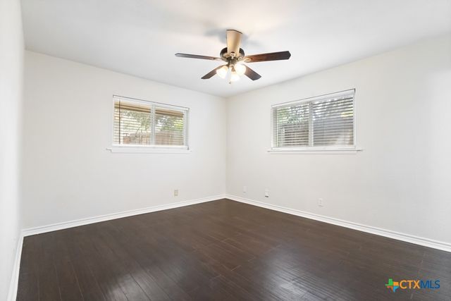 115 Da Gama, Universal City, TX 78148