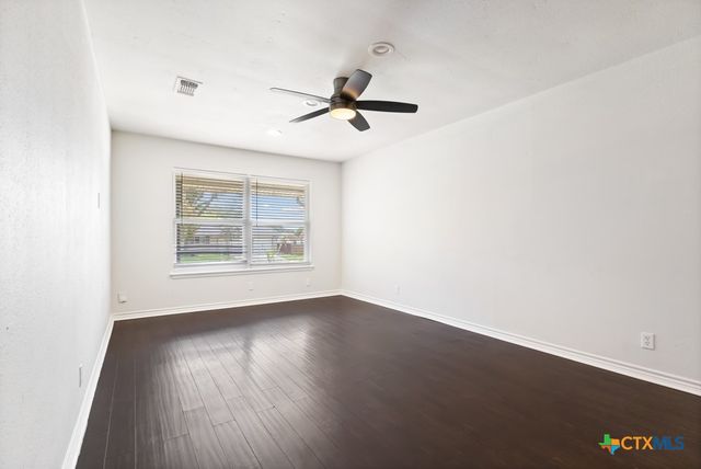 115 Da Gama, Universal City, TX 78148