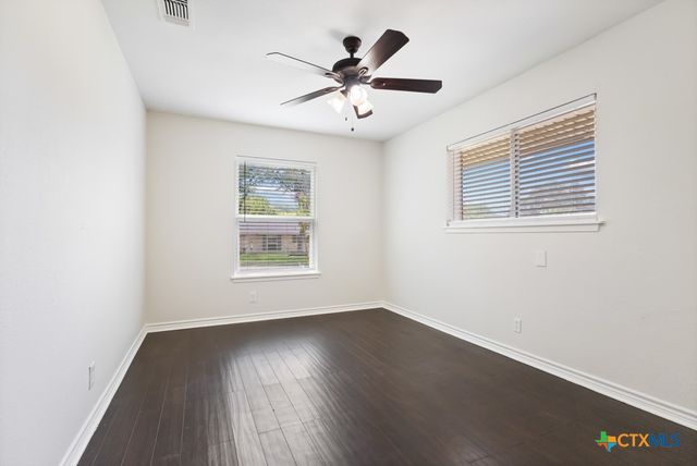 115 Da Gama, Universal City, TX 78148