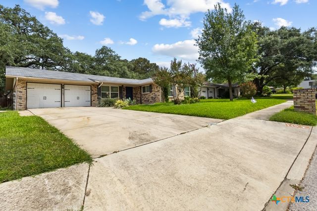 115 Da Gama, Universal City, TX 78148