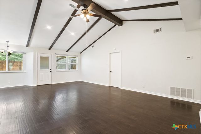 115 Da Gama, Universal City, TX 78148