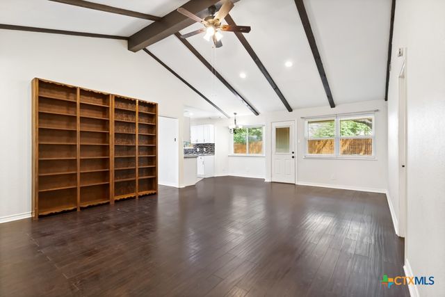 115 Da Gama, Universal City, TX 78148