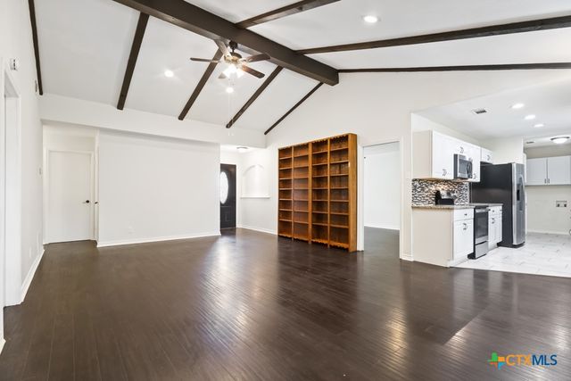 115 Da Gama, Universal City, TX 78148