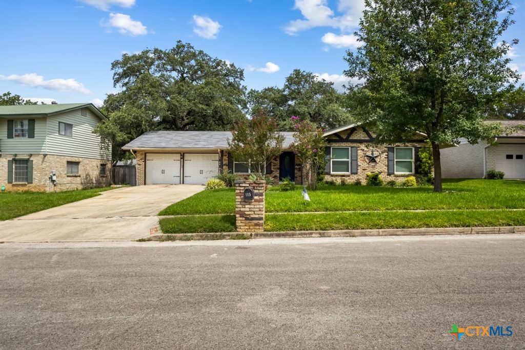 115 Da Gama, Universal City, TX 78148