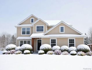 553 W Wildwood Drive, Owosso Charter Township, MI 48867